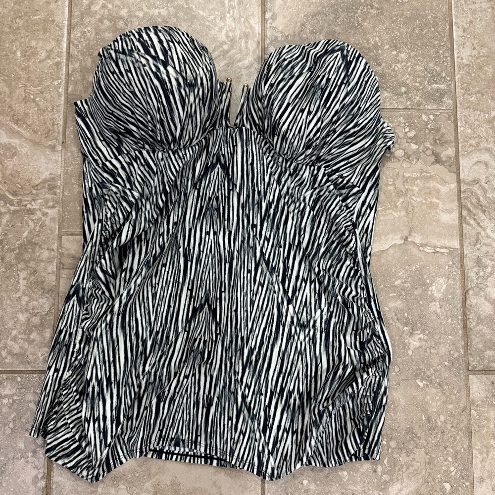 Cacique Womens Tankini Halter Top Balconette Swimsuit Lane Bryant Stripe 44DDD